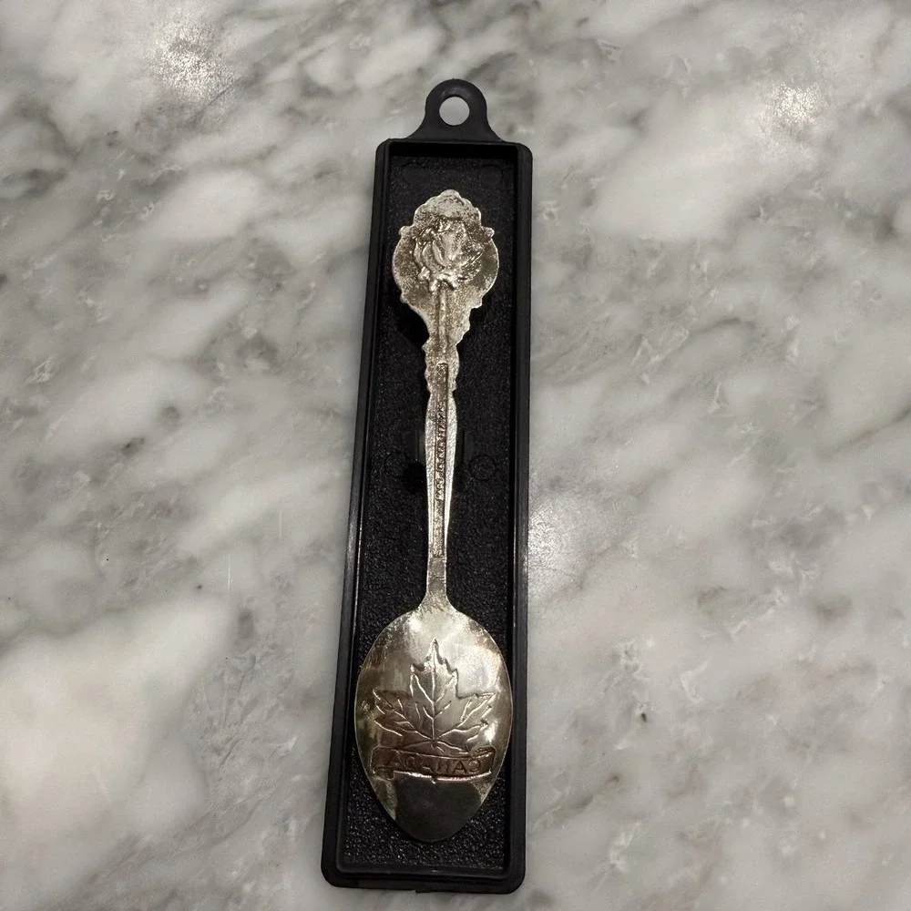 Butchart Gardens Victoria Canada Souvenir Spoon‎ Vintage Silver Tone New Zealand